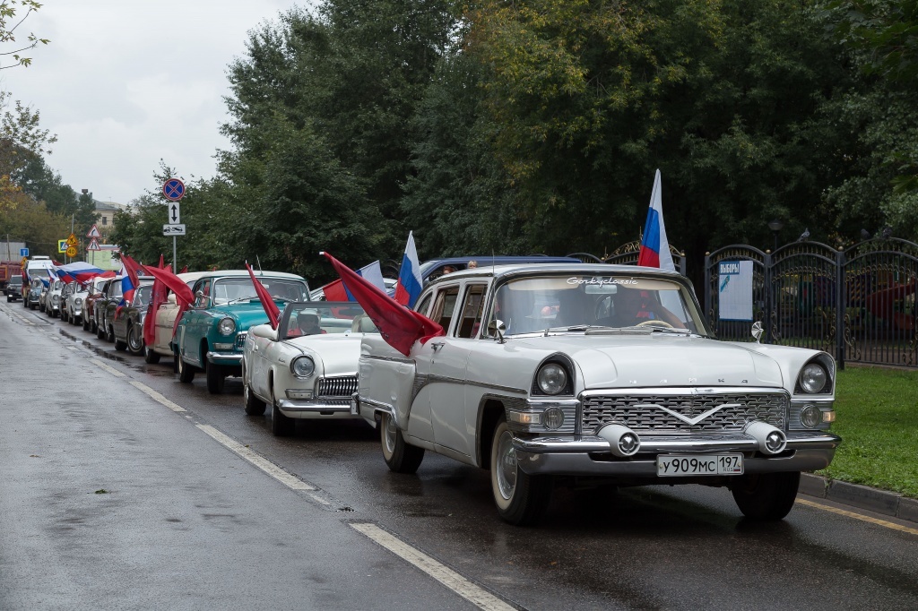 Автопробег, приуроченный ко Дню государственного флага России, прошел на юго-востоке Москвы