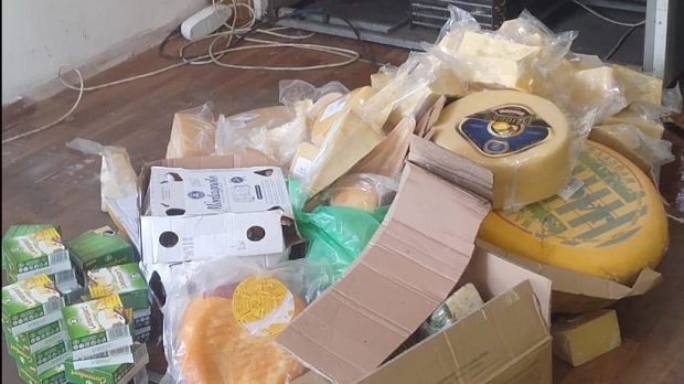 Две тонны сыров в печь: в Долгопрудном уничтожили запрещенную к ввозу в Россию продукцию