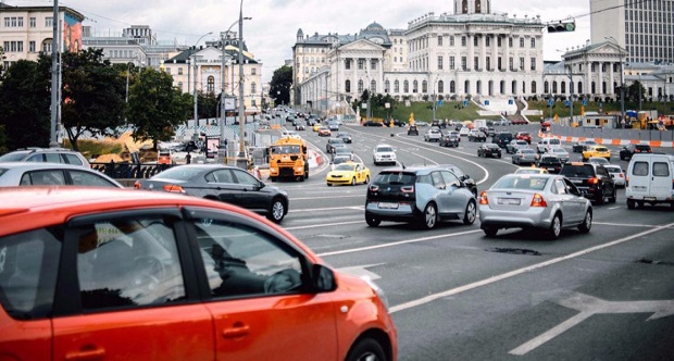 Личное авто, такси и каршеринг: что выгоднее в Москве?