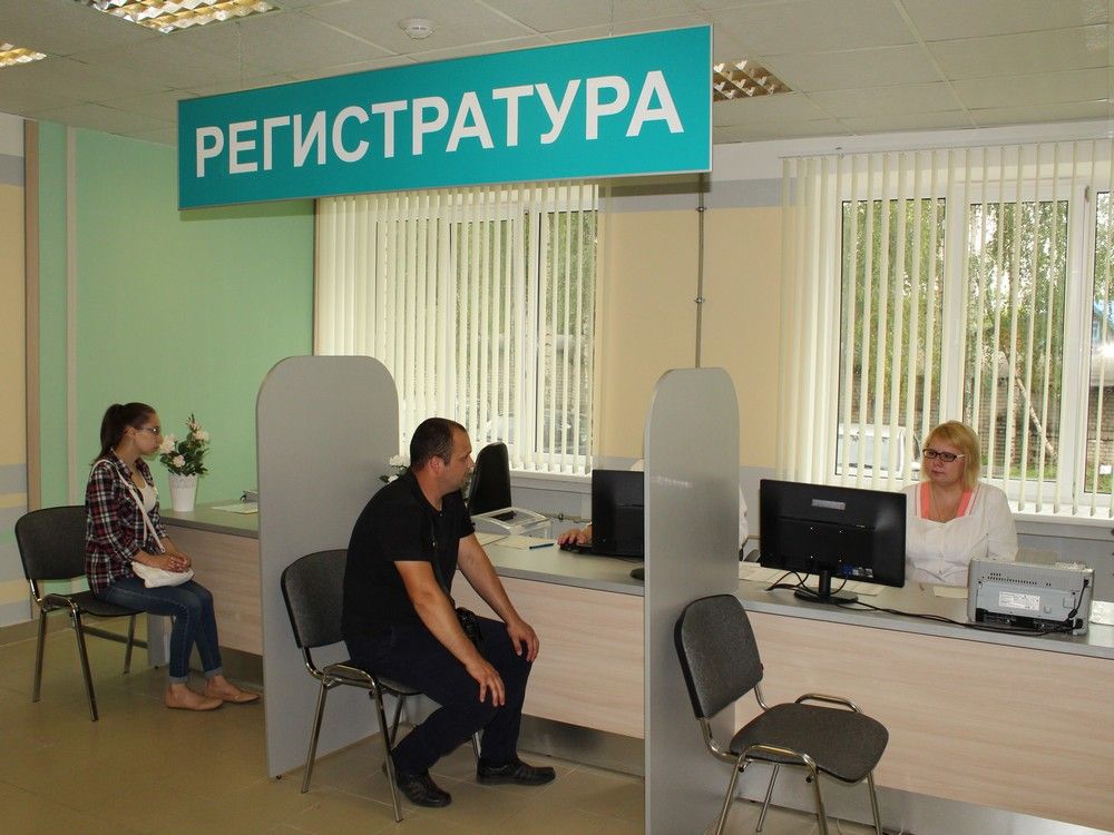 Одинаковы с лица: Минздрав готовит единые стандарты для работы поликлиник по всей России