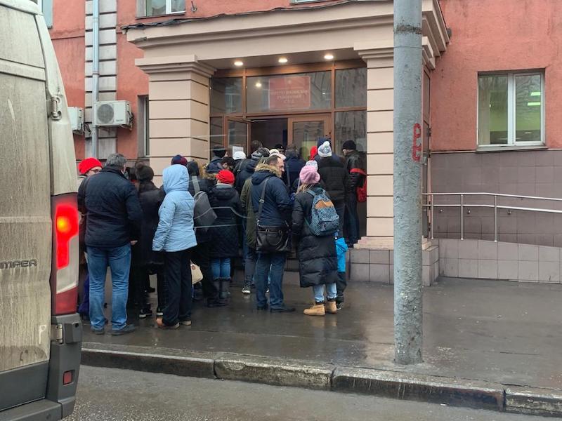Здание Черемушкинского районног суда эвакуировали после сообщения о минировании