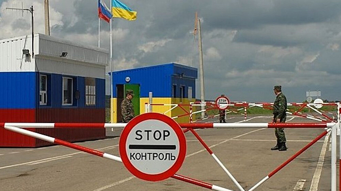 Украинские власти ужесточили правила выезда своих граждан в Россию