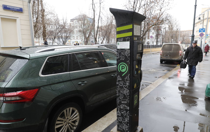 Парковки в Москве во время нерабочей недели останутся платными