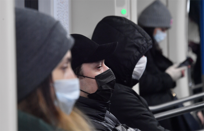 Ношение масок в Москве пока носит рекомендательный характер, с 12 мая станет обязательным