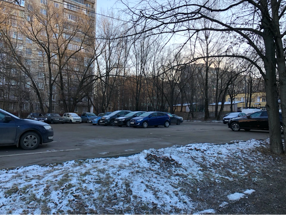 В Очаково-Матвеевском вместо нелегальной платной стоянки появилась бесплатная парковка