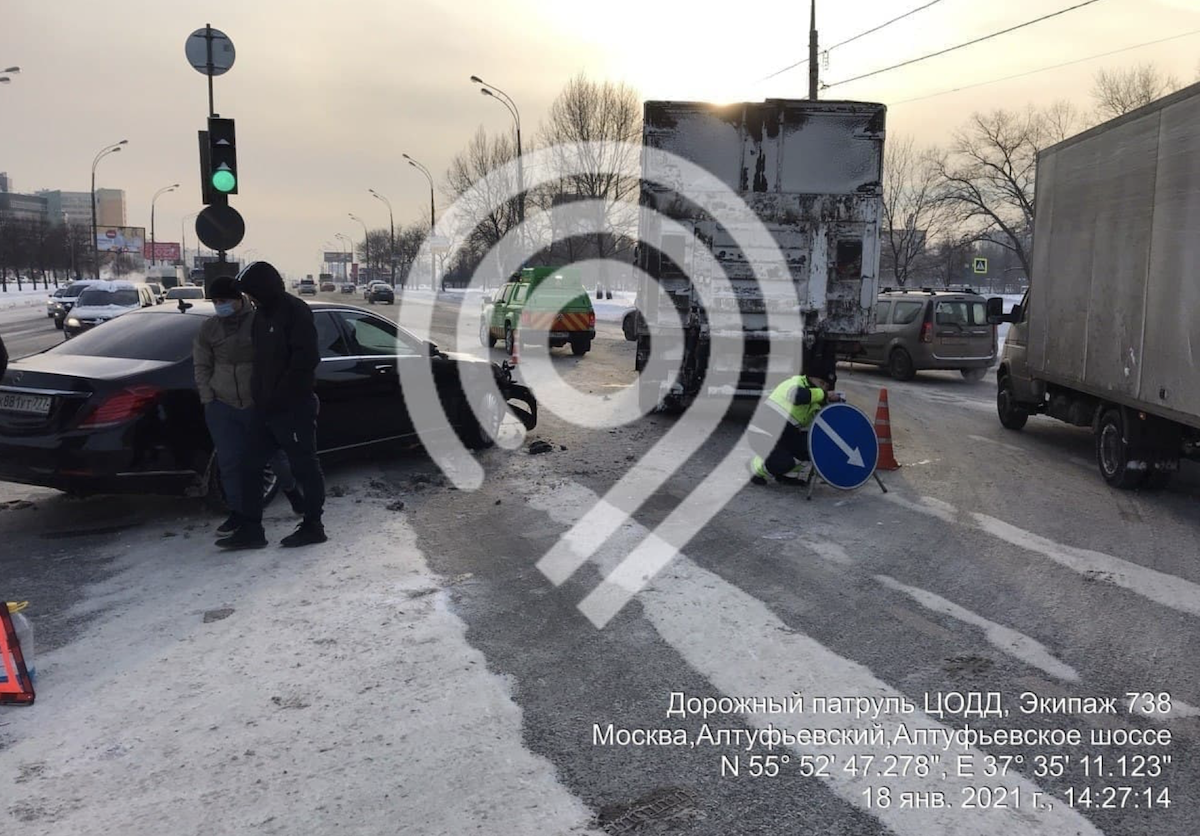 На северо-востоке Москвы из-за ДТП перекрыли три полосы