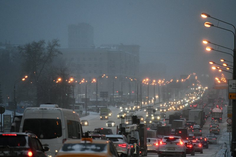 Дептранс Москвы сообщил, где в городе затруднено движение транспорта