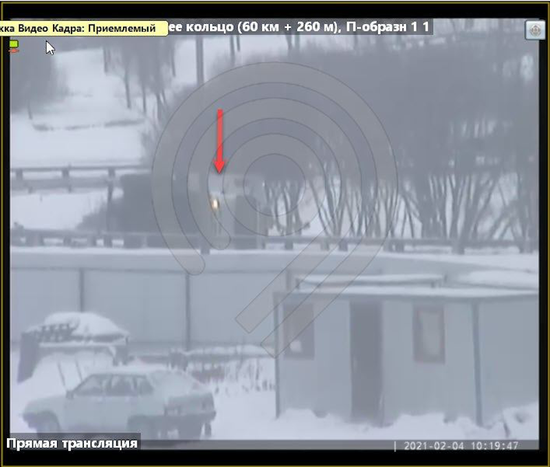 В Москве на Рублево-Успенском шоссе опрокинулся грузовик