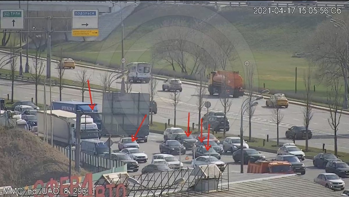Пять автомобилей столкнулись на Варшавском шоссе в районе пересечения с МКАД