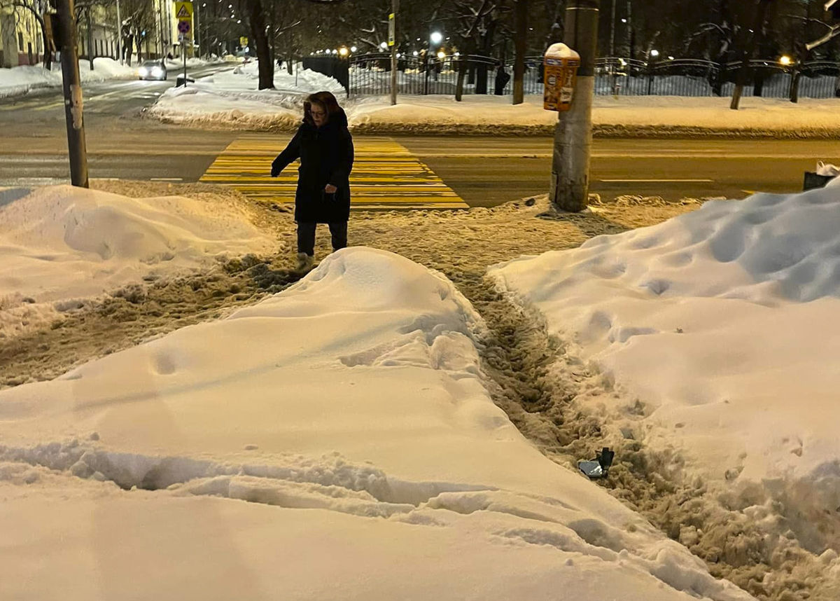 Жители Лефортово жалуются на плохую уборку снега с улиц