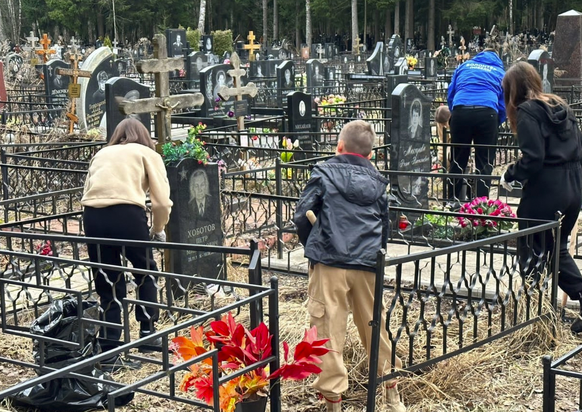 В ГБУ МО «Центр мемориальных услуг» рассказали, как не нужно вести себя на кладбище на Пасху