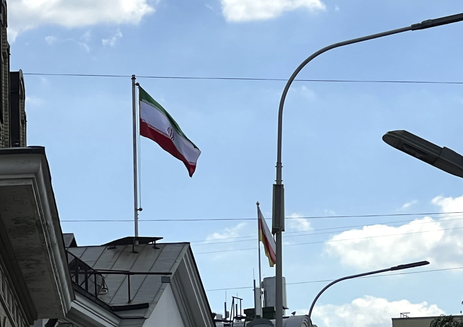 Президент Ирана в Москве и АвтоВАЗ в Иране: Россия закрепляется на Ближнем Востоке?